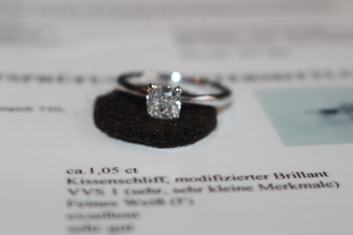 Solitaire Diamant Ring 1.05 Karat F/VVS1 natürlich 18 Karat Wert ca. 22.000 Euro