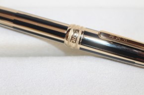 Montblanc Meisterstück Solitaire Gold & Black Kugelschreiber Id. Nummer 35981